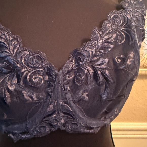 Soma like new sensuous  Lace Bra size 38 C - Picture 4 of 10